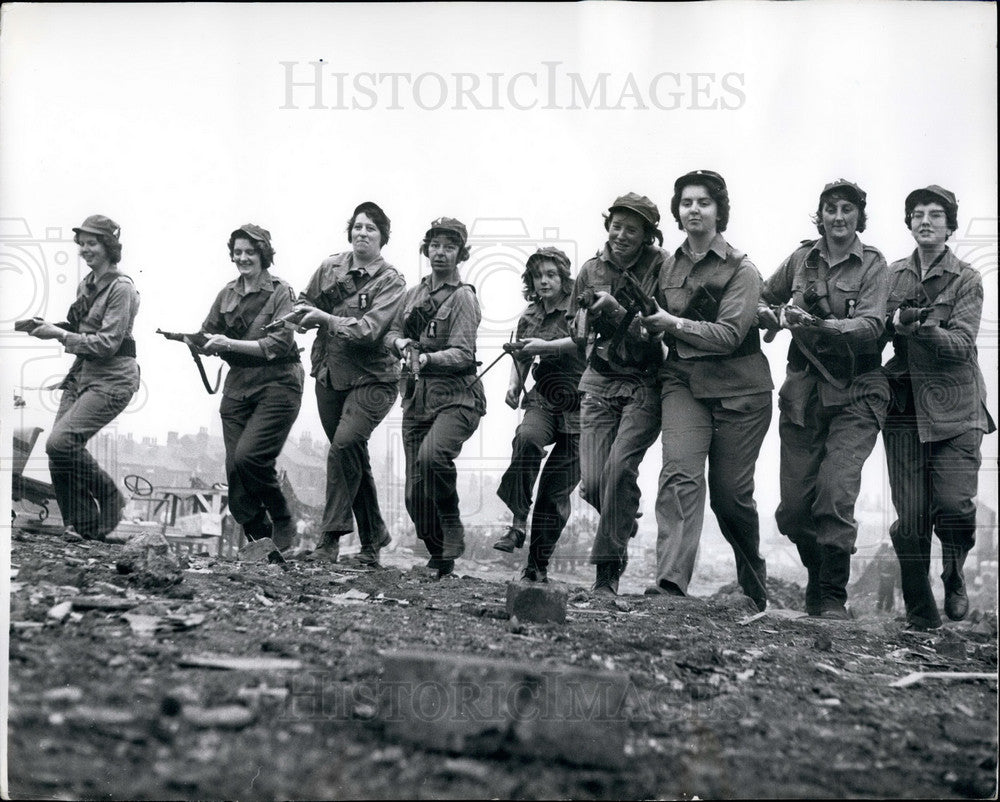 1962 Press Photo "Amazon Army" for film "Billy Liar", - KSB18199-Historic Images