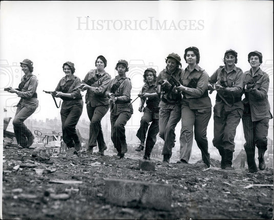 1962 Press Photo "Amazon Army" for film "Billy Liar", - KSB18199-Historic Images