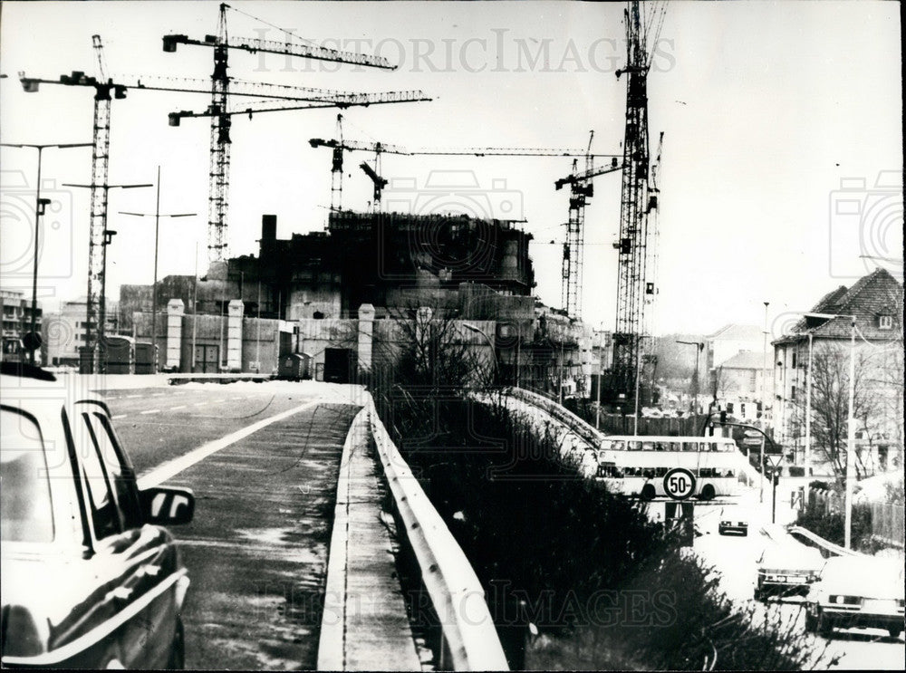 Press Photo Matchless Flats Under Construction &amp; Part Of Eight-Lane Motorway-Historic Images