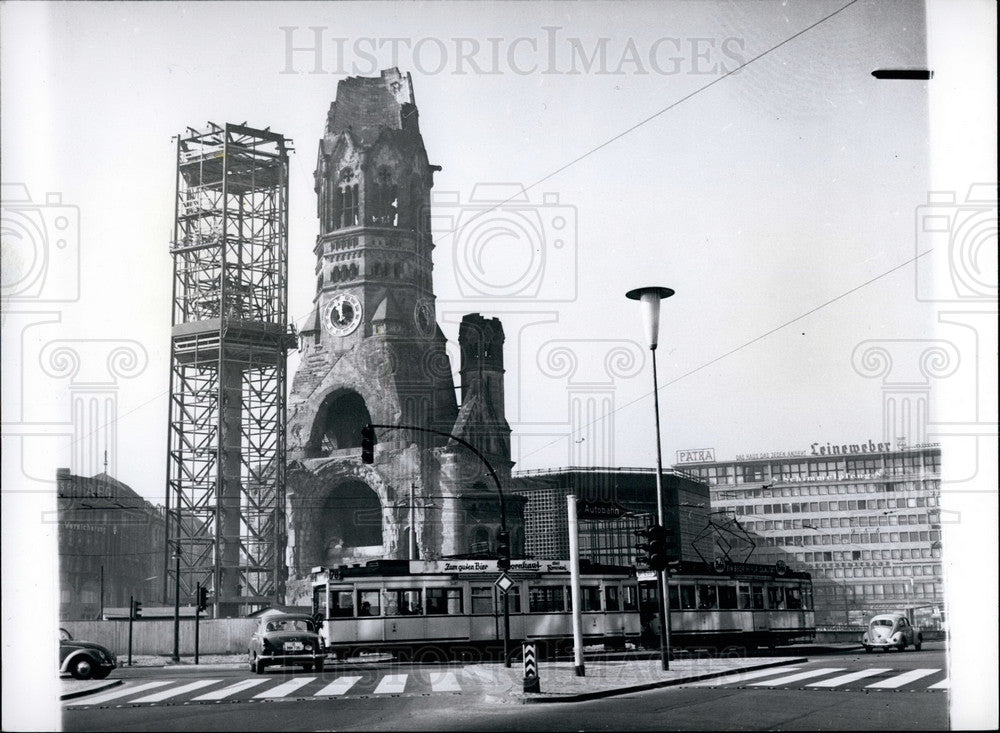 Press Photo The Famous Gedachtniskirche Church Was Heavily Bombed During War - Historic Images