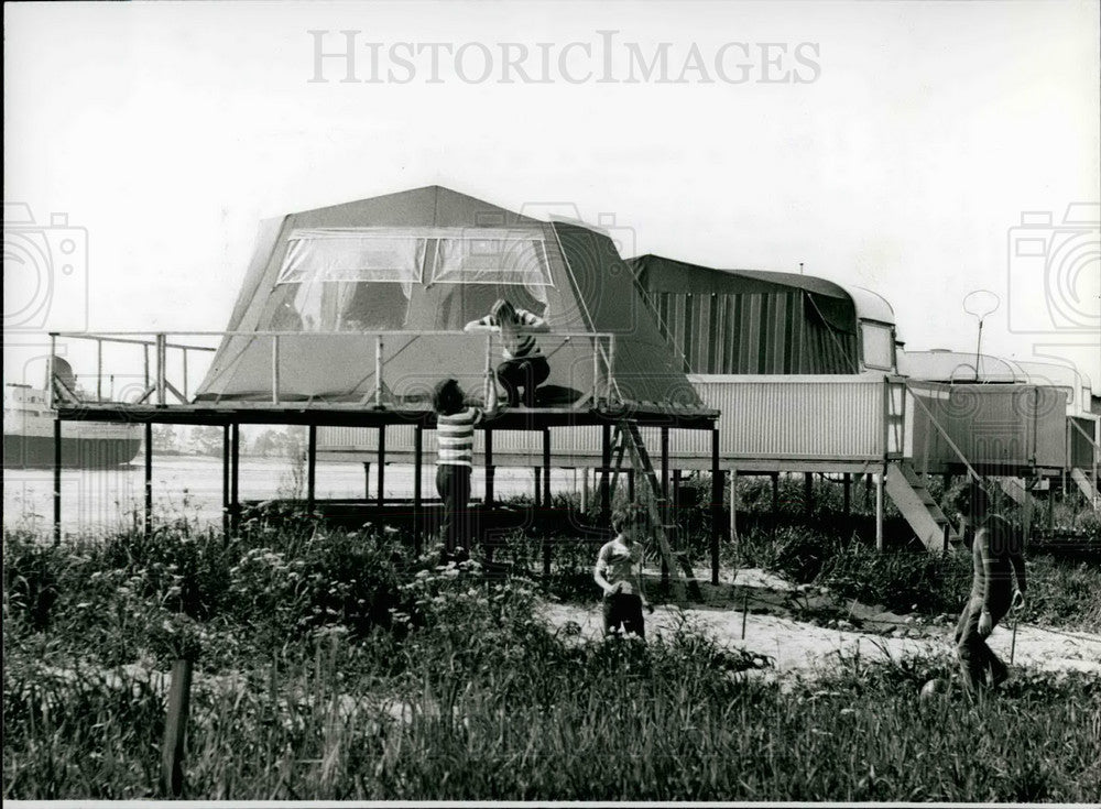 Press Photo Highway Protected Camping Site At Bremerhaven-West Germany-Historic Images