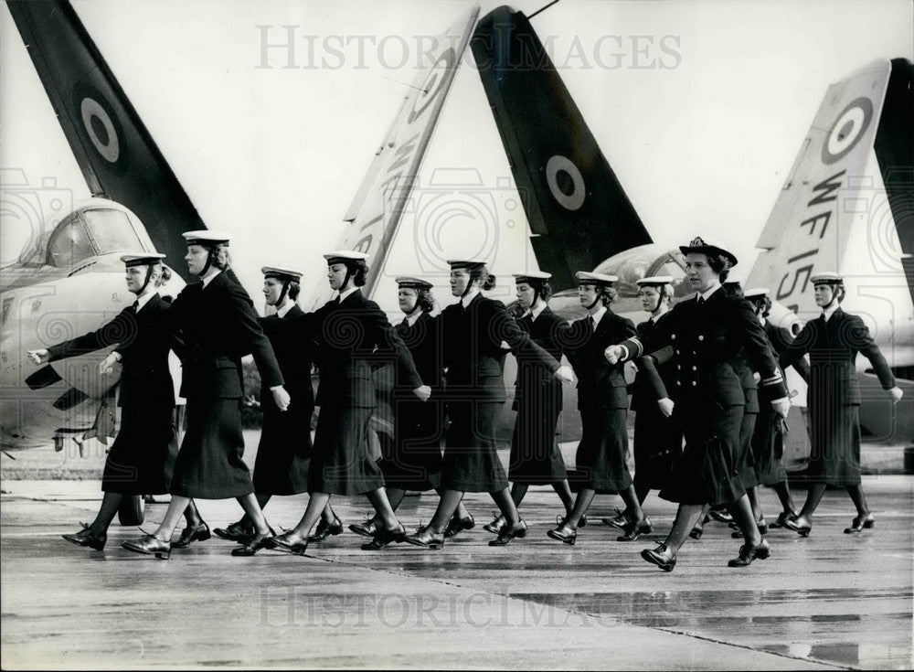 Press Photo Women's Royal Naval Service in a film scene - KSB18561-Historic Images