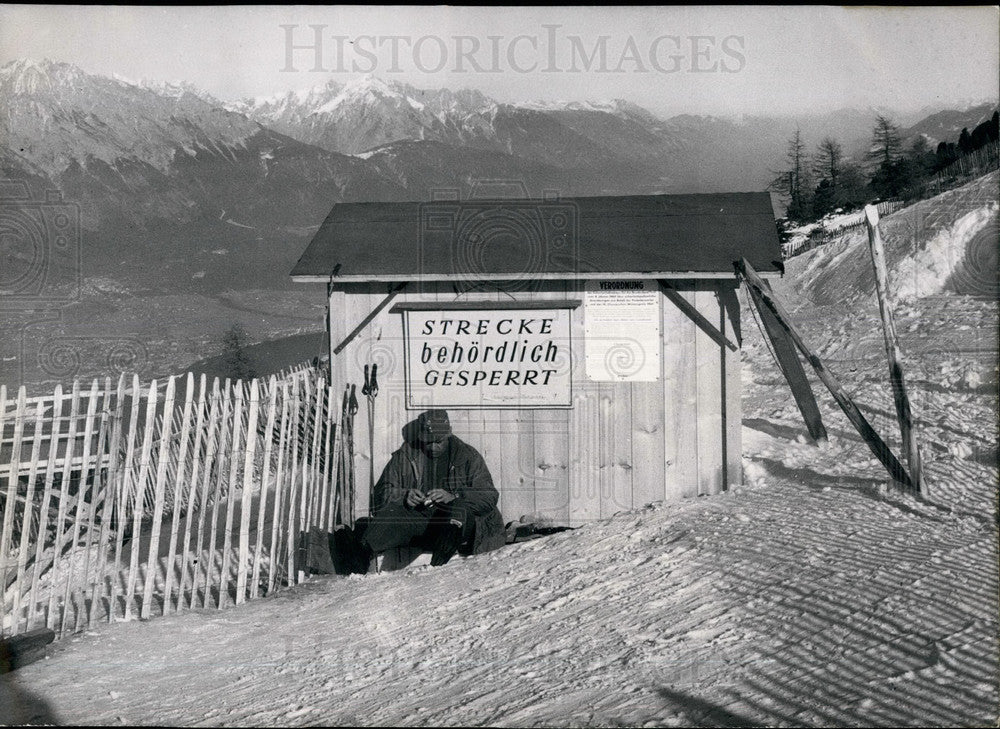 1964 Press Photo Prepared ski-tracks at Innsbruck guarded from tourists-Historic Images