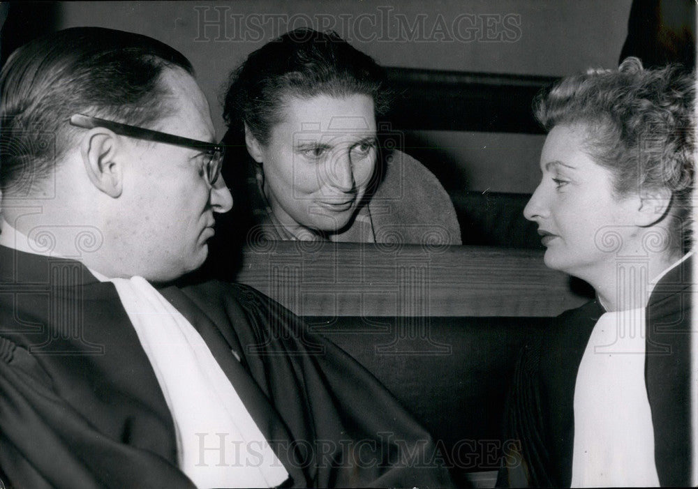 1953 Press Photo Me Rene Floriot (left) and Me Maresco &amp; atty at trial-Historic Images