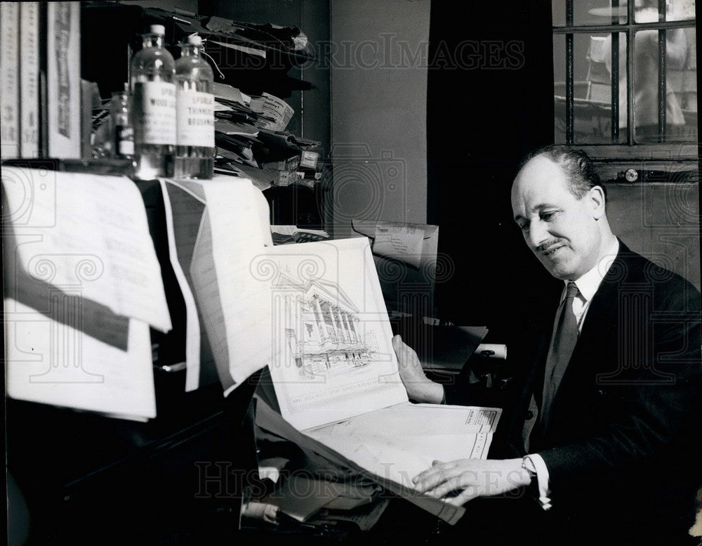 Press Photo Residence Engineer, Sydney Cheney of The Royal Opera House - Historic Images