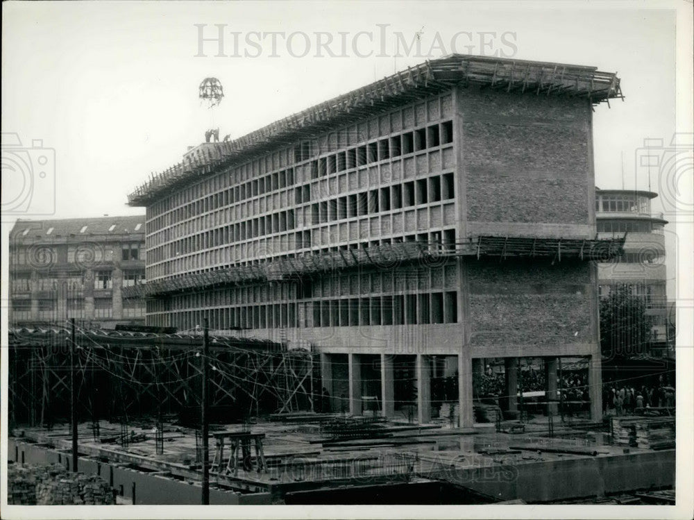 1953 Press Photo Modernist European Library Former Secretary State Dean Acheson-Historic Images