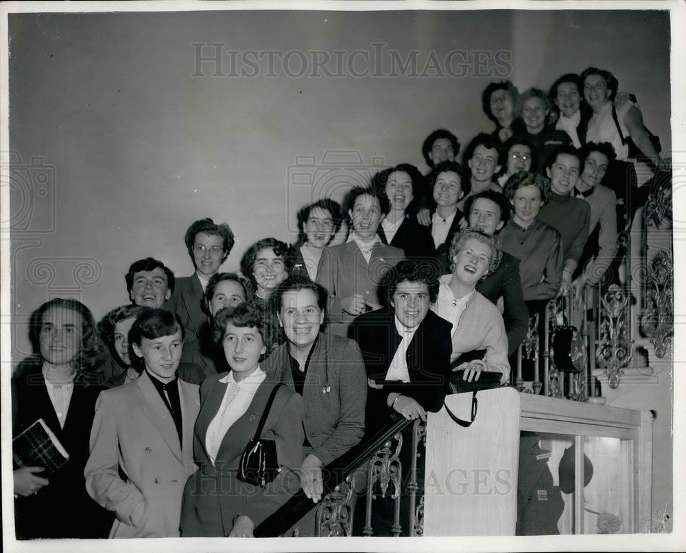 1953 Press Photo Dutch emigrants arrive in London - KSB19099 - Historic Images