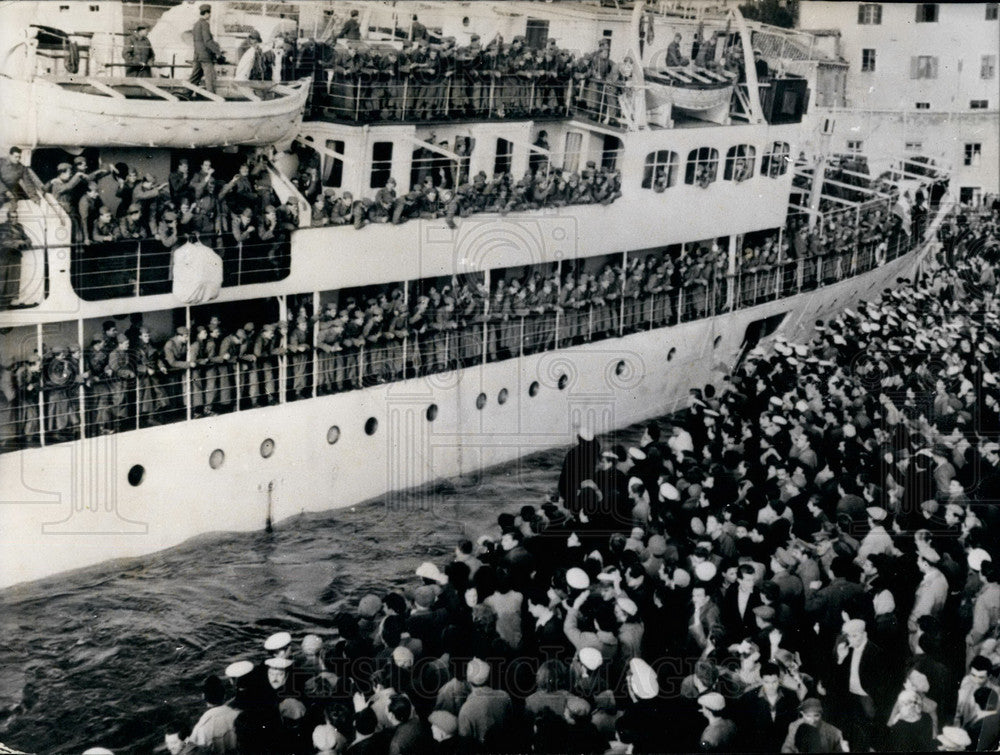 1956 Press Photo Yugoslavic soldiers arrived at Port Said,Egypt - KSB19267-Historic Images