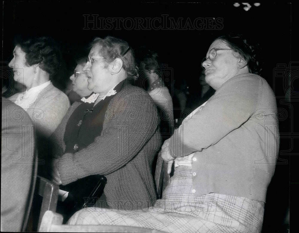 Press Photo Charladies Ball Spectators - KSB19455 - Historic Images