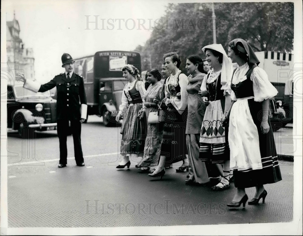 1954 Press Photo International Kitchen, British Food Fair, Grosyenor Place-Historic Images