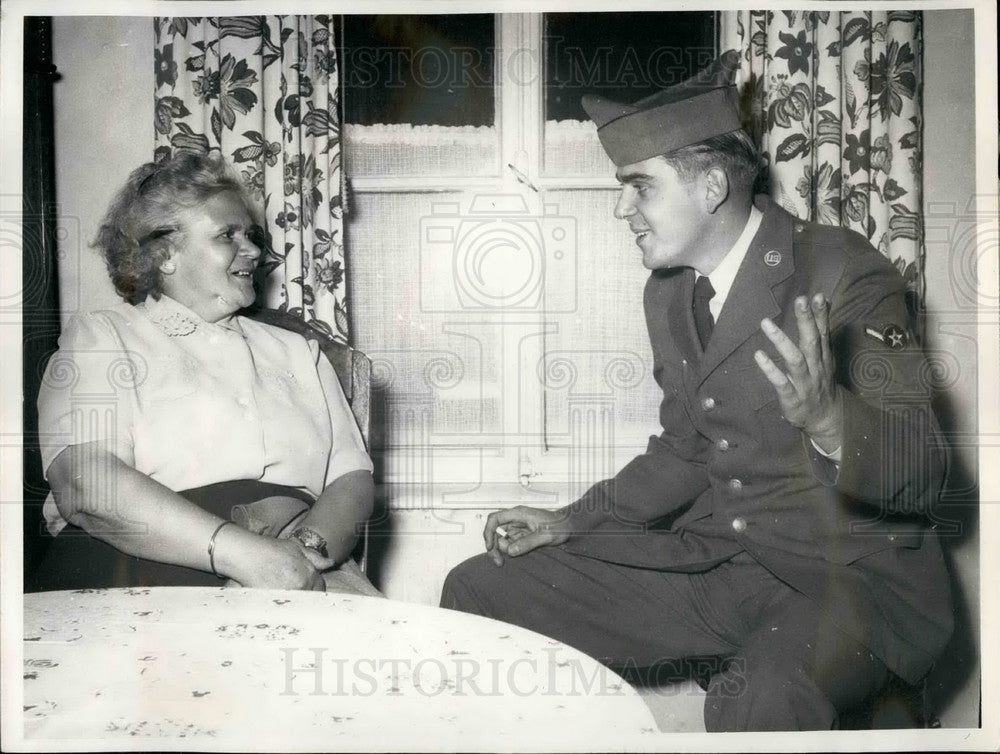 Press Photo Munich Boy Takes Oath On Star Spangled Banner - KSB19545 - Historic Images