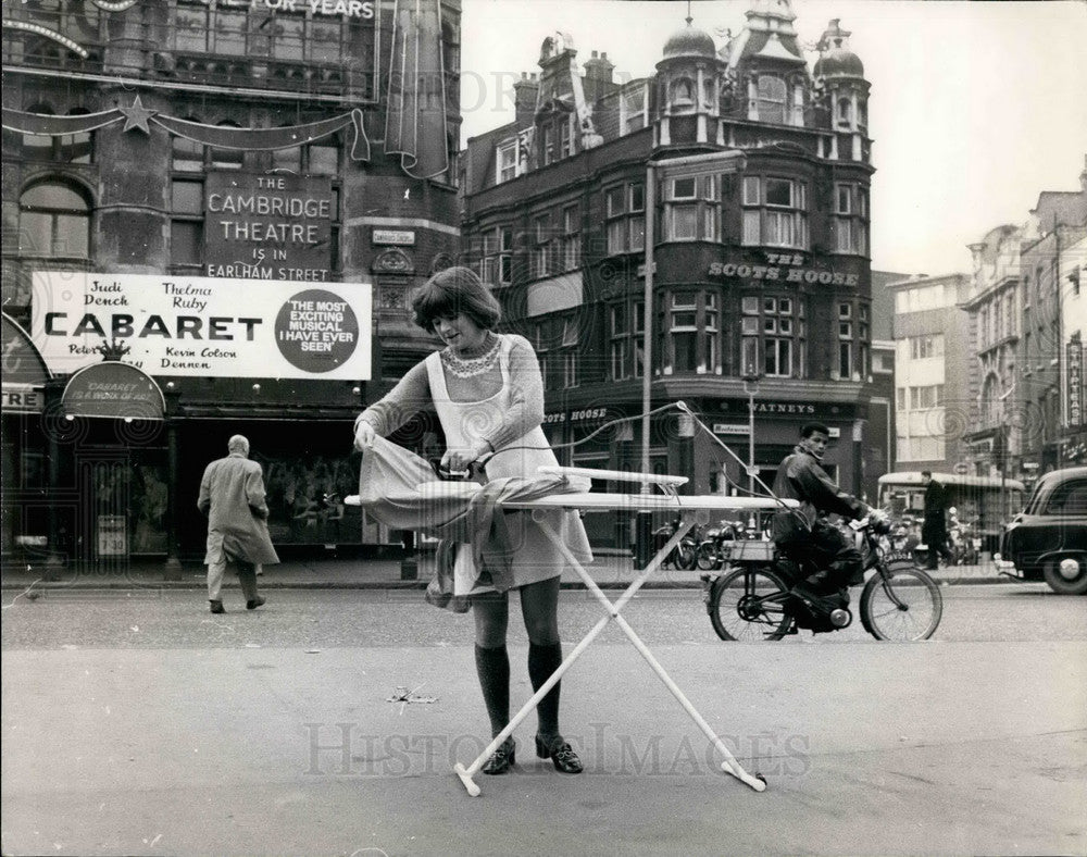 1968 Press Photo Kim Braden Daughter Bernard Television Personality Ironing-Historic Images