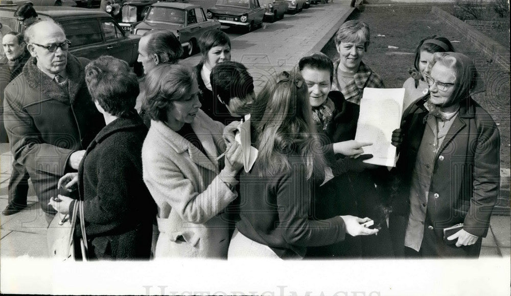 1970 Press Photo Isle of Dogs Faces Counter Revolution - KSB19637-Historic Images