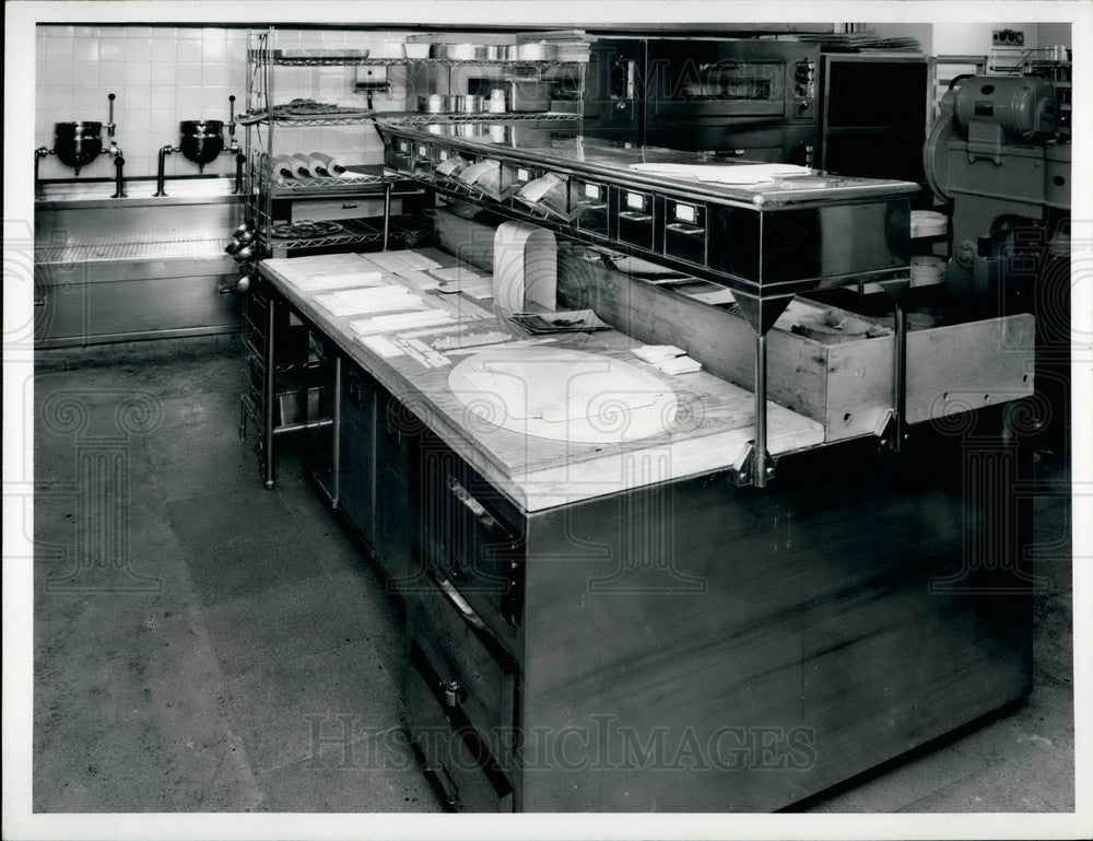 Press Photo The London Hilton Hotel,kitchens - KSB19969 - Historic Images