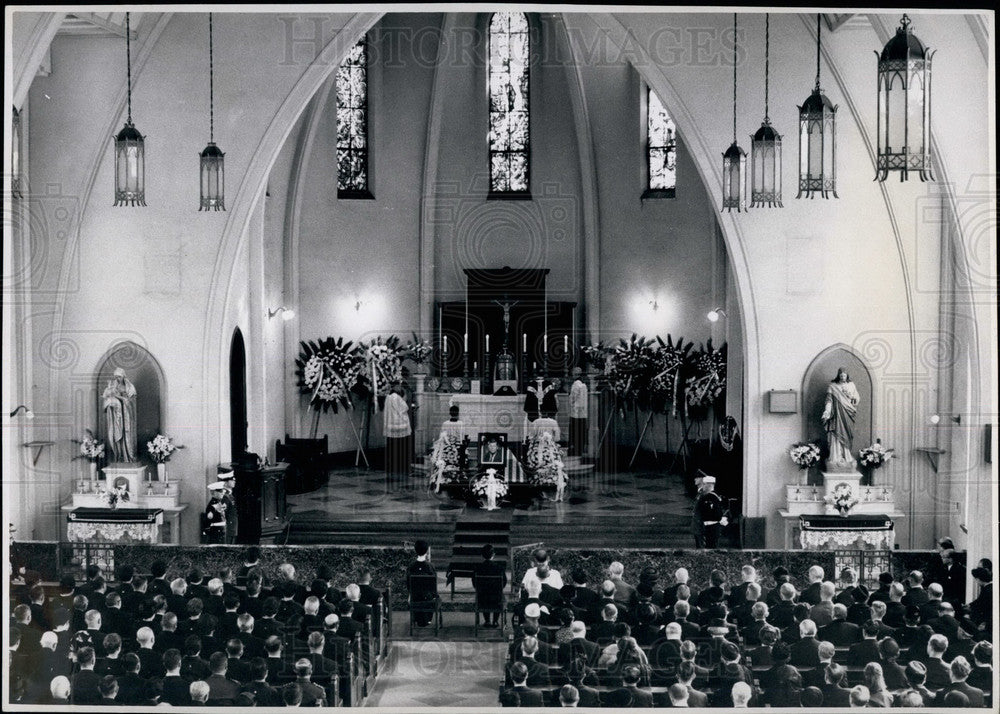 Press Photo A Mass In Tokyo, Japan - KSB20061 - Historic Images