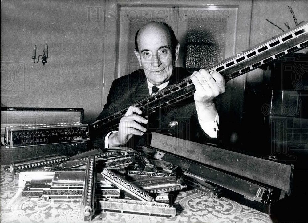 1965, More than 400Mouth Organs - KSB20267 - Historic Images