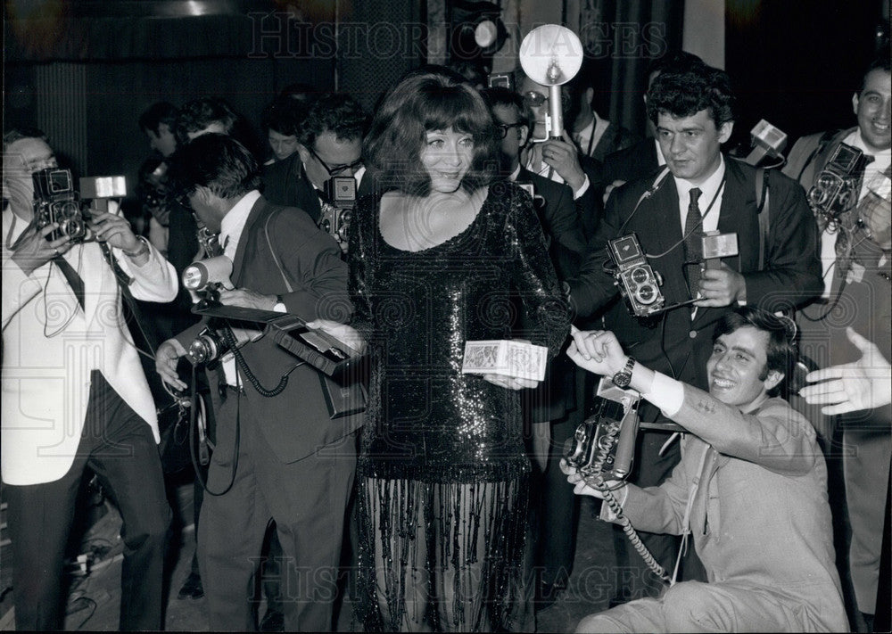 1969 Press Photo Maria Grazia Buccella Actress Sistina Theater Silver Masks-Historic Images