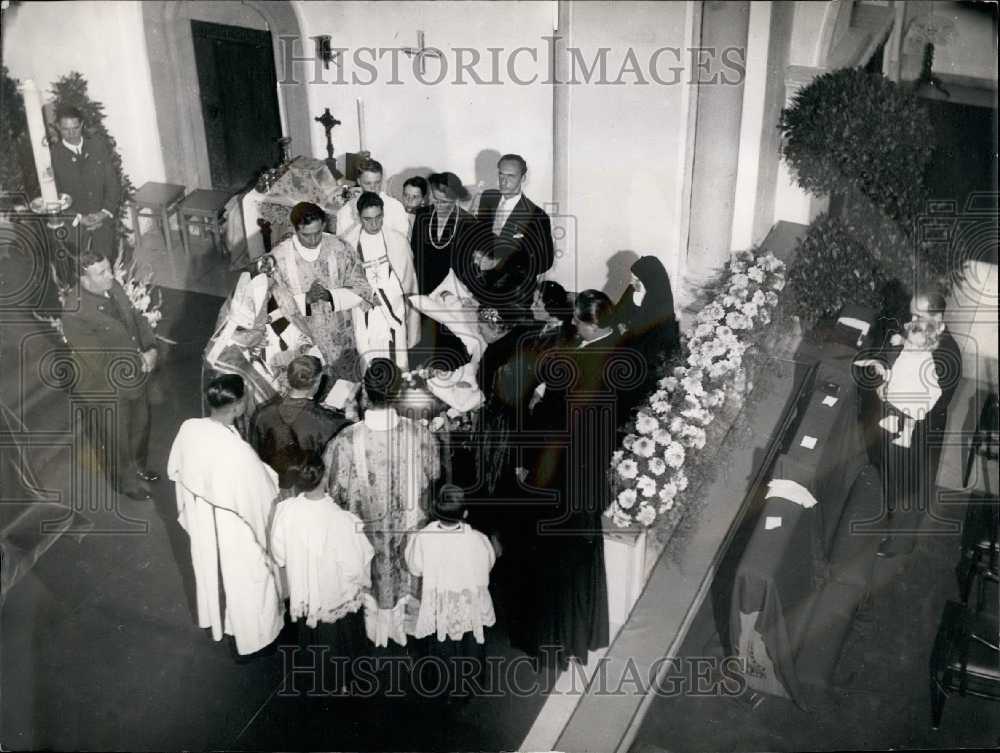 1954 Press Photo Otto von Habsburg&#39;s twin daughters baptized. - KSB20511 - Historic Images