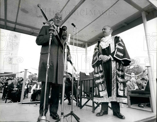 1970, Senator Saltonstall & Plymouth's Lord Mayor - KSB20531 - Historic Images