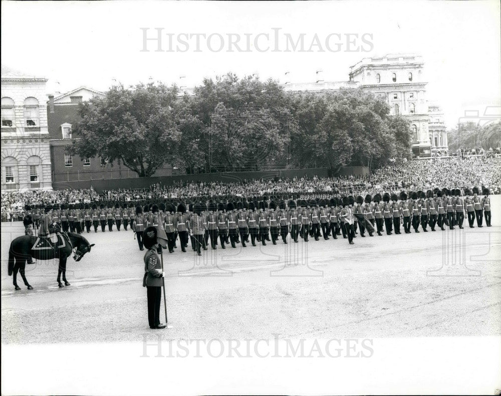 1980 Press Photo trooping of the Color ceremony for the Queen - Historic Images