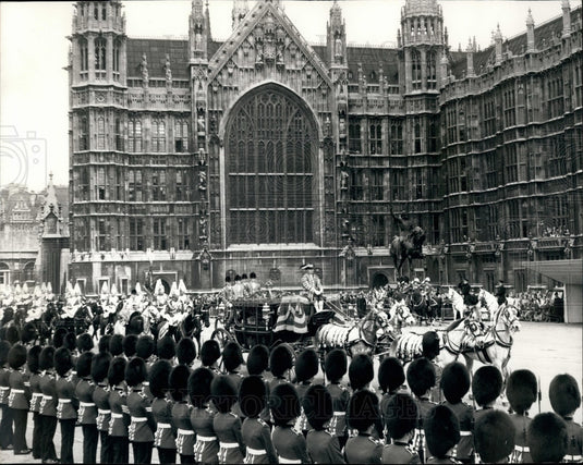 1972 Press Photo The Queen arrives by State Coach to Open Parliment - KSB20733-Historic Images
