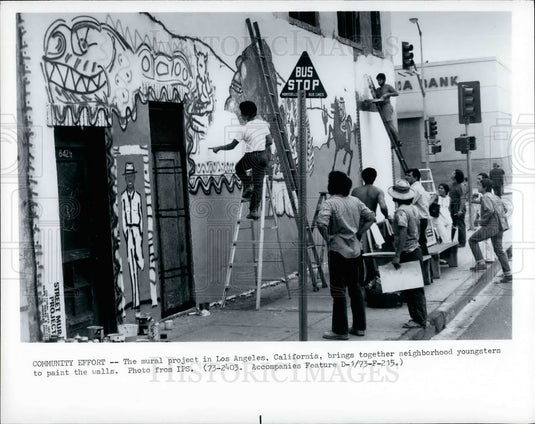 Press Photo Mural project in Los Angeles, Calif. - KSB20997 - Historic Images
