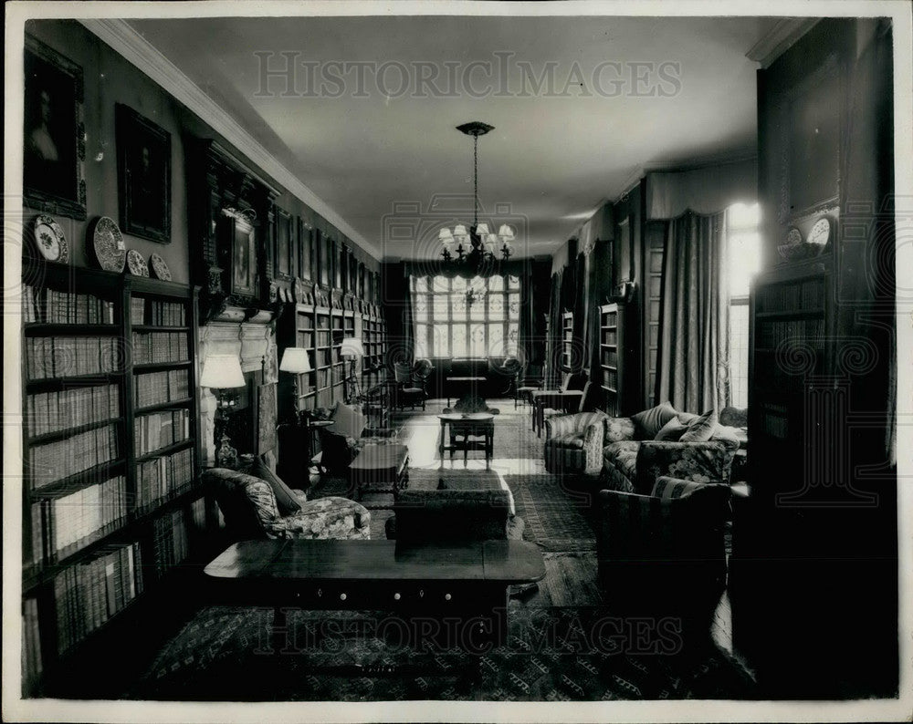 1959, Gallery at Chequers - KSB21243 - Historic Images