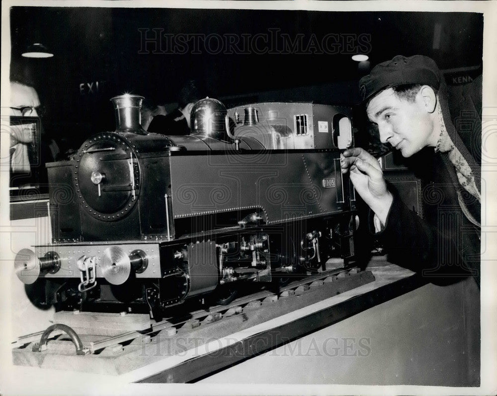 1959 Model Engineer Exhibition,Scale model train - Historic Images