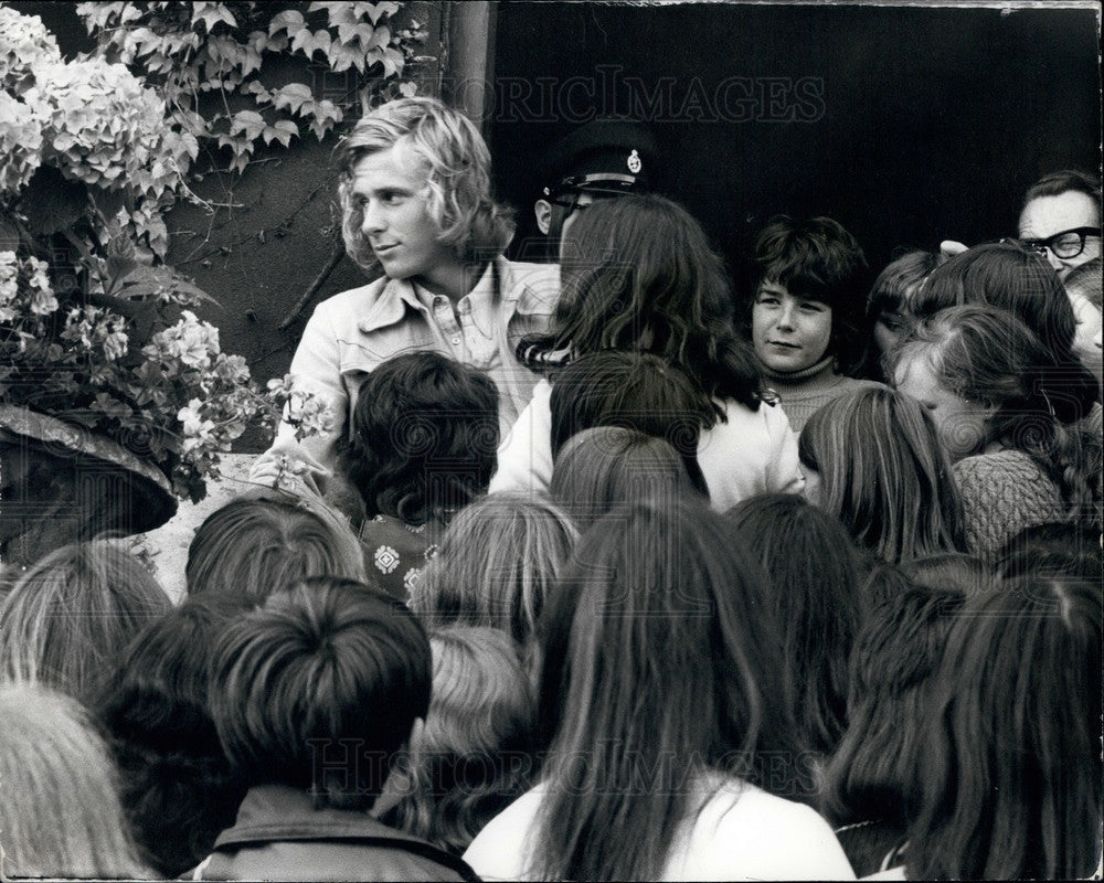 1973 Swedish  tennis player, Bjorn Borg and fans - Historic Images