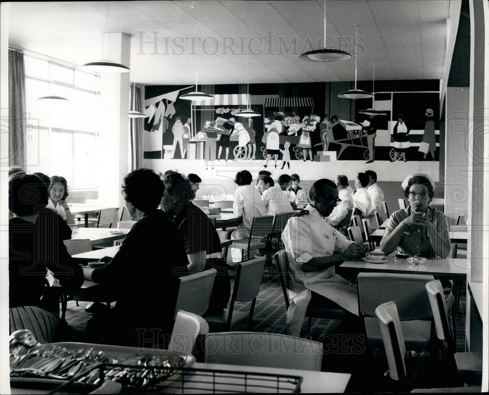 Press Photo Sutton, Surrey, branch of Royal Marsden Hospital - KSB21367 - Historic Images