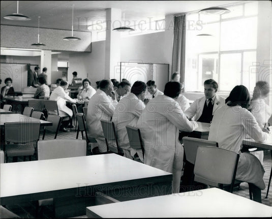 Press Photo new Sutton, Surrey, branch of Royal Marsden Hospital - KSB21379 - Historic Images
