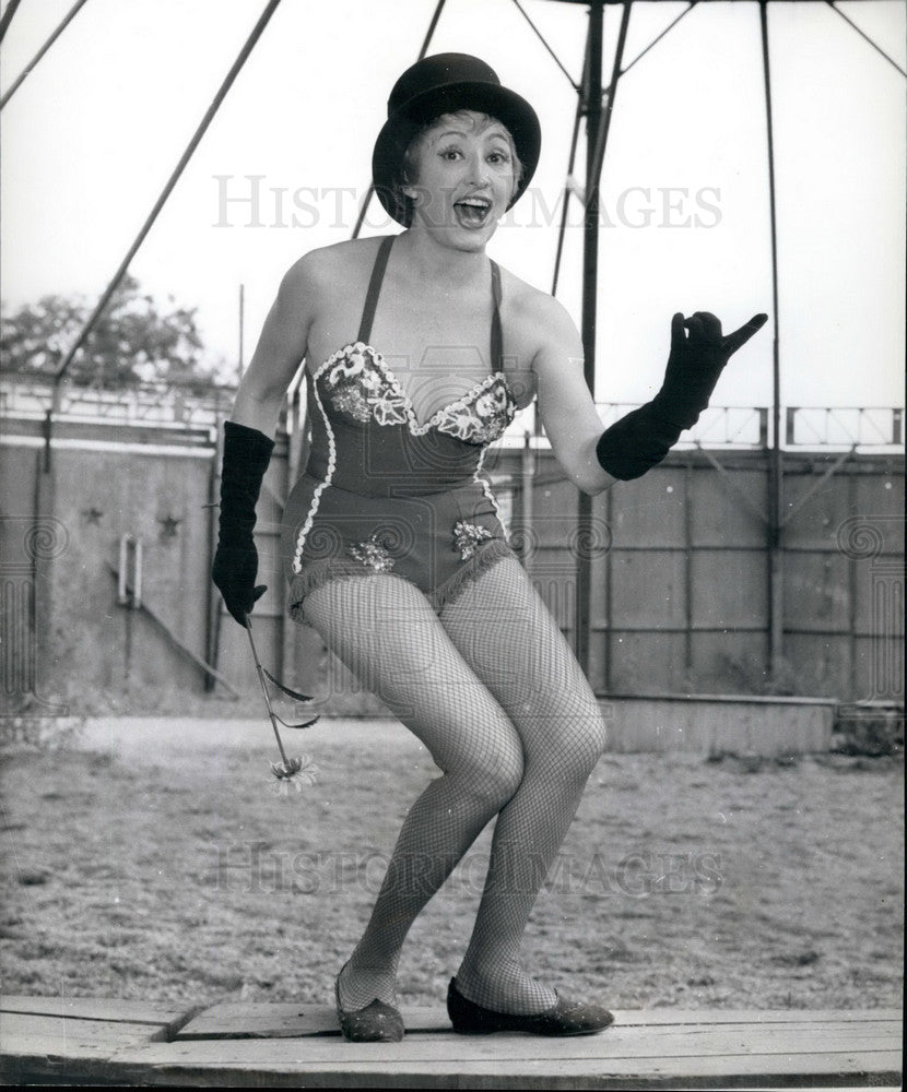 1961 Press Photo Singer, Acrobat, Aimee Fontenay - KSB22025 - Historic Images