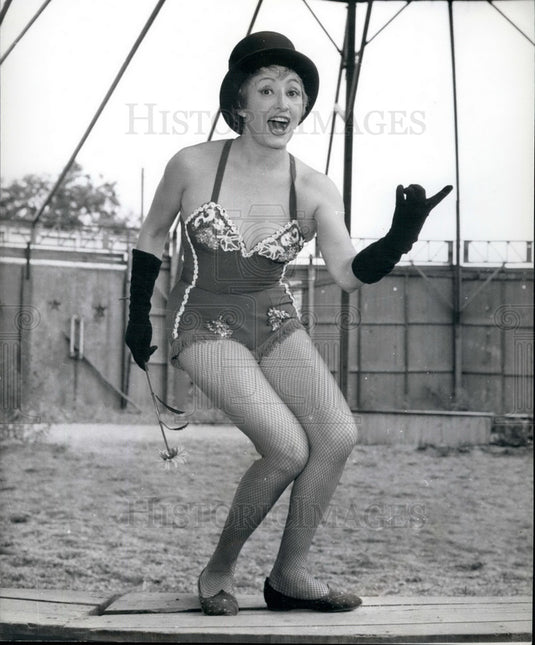 1961 Press Photo Singer, Acrobat, Aimee Fontenay - KSB22025 - Historic Images
