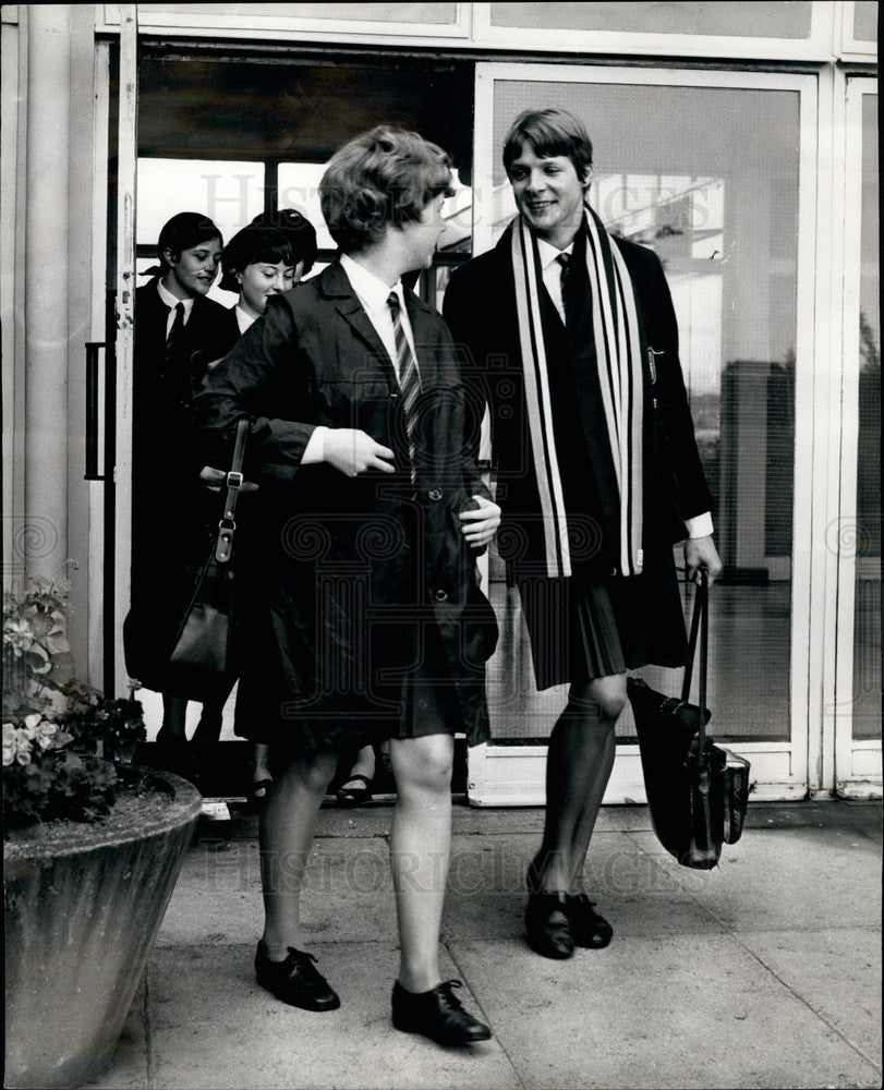 Press Photo Susan Scott and friend at school before she goes to Olympics - Historic Images