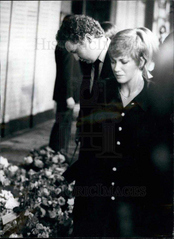 1980, Lynne Fredrick,widow at Peter Sellers funeral - KSB22523 - Historic Images