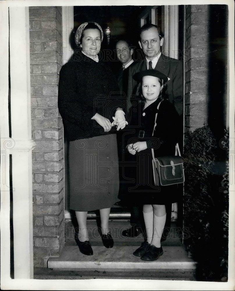 1958 Press Photo Mrs. Lili Pavel Won Custody From John Gregory London - Historic Images