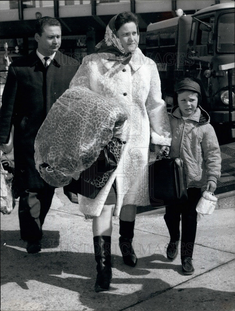 1967 Press Photo USSR Attache Youri Pavlenko, Wife Natalia, Son Alexandri, Rome-Historic Images