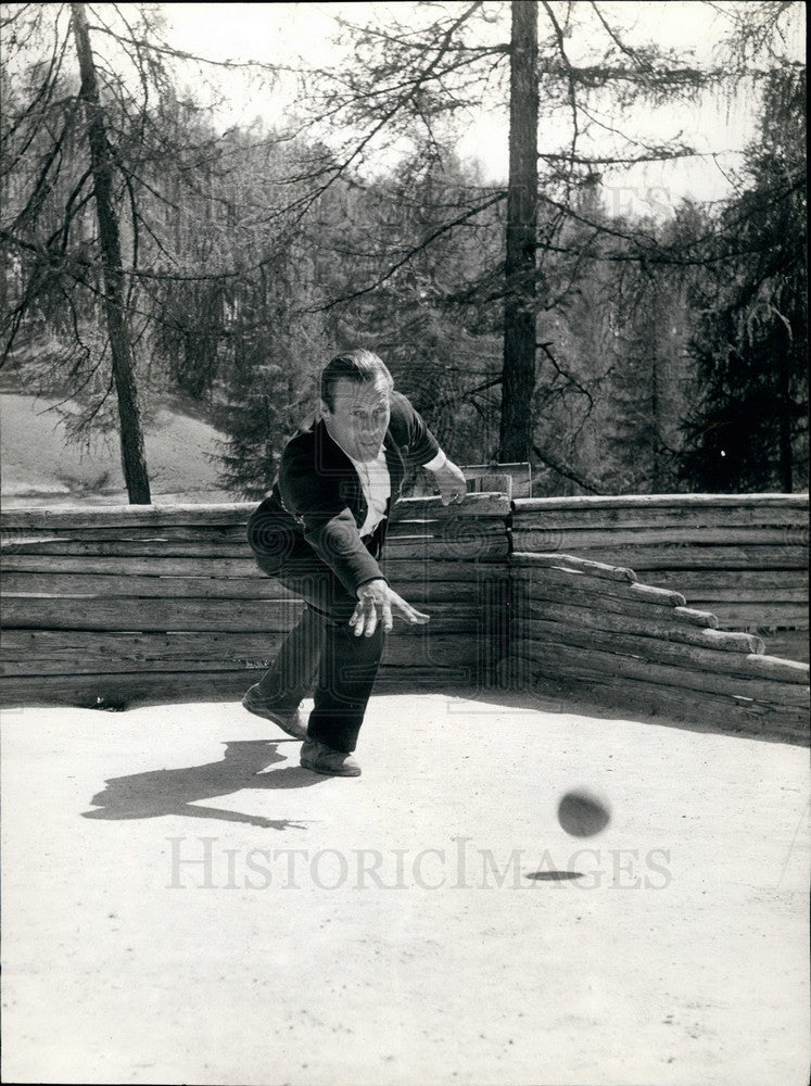 Press Photo Cortina D'Ampeezo,A. Colli playin bocci - KSB23033 - Historic Images