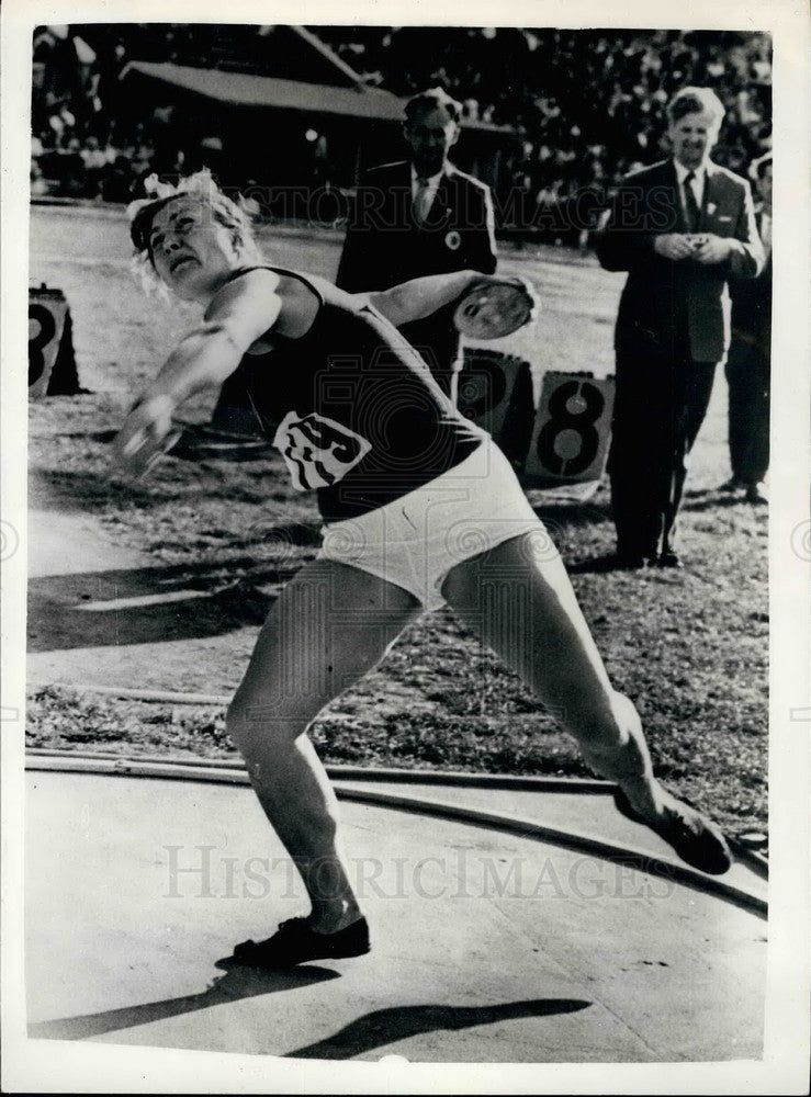 1957 Nina Ponomareva.Russian woman discus - Historic Images