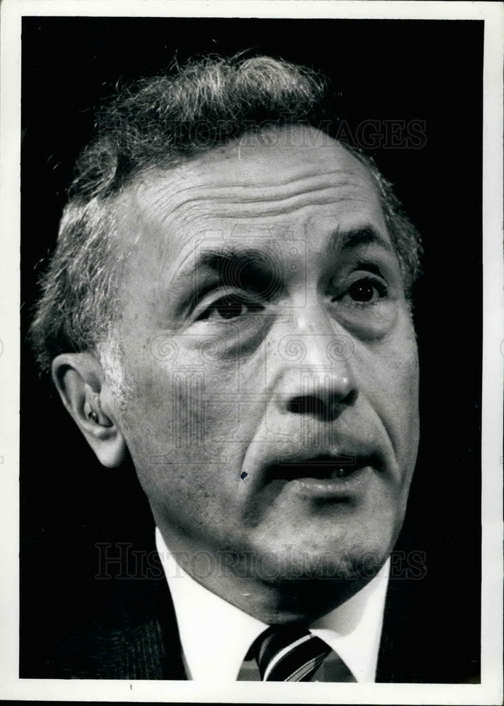 1981 Senator Richard Schweiker - Historic Images