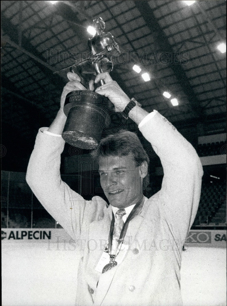 1990 Swedish Captain Thomas Rundkvist at hockey championships - Historic Images