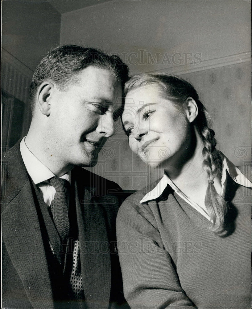 1958 Songwriter Harry Robinson & fiancee heiress Myrtle Olive Arbuth - Historic Images