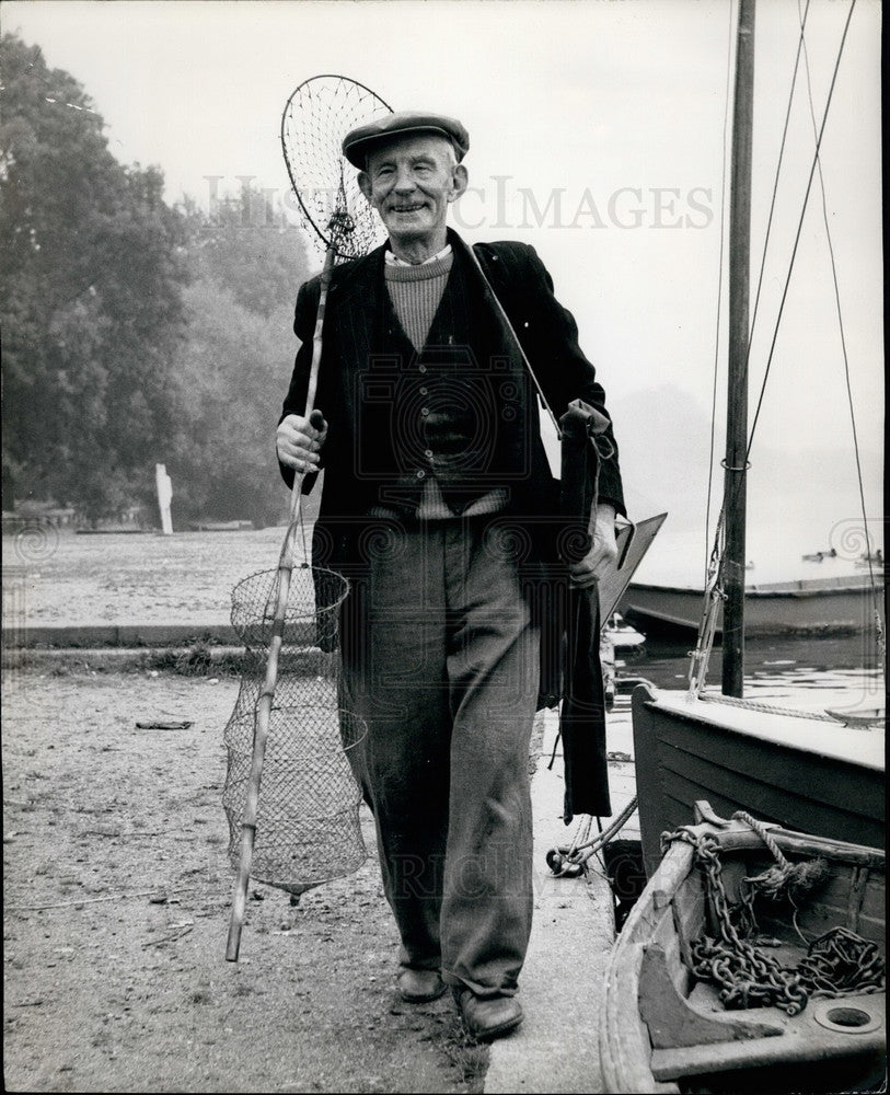 1960 Albert Roberts 71 Year Old Angler Fisherman River Thames - Historic Images