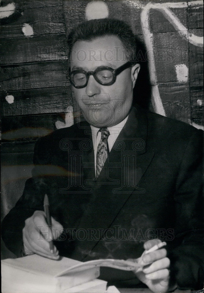 1952 Press Photo Roger Robiniaux,author - KSB23835 - Historic Images