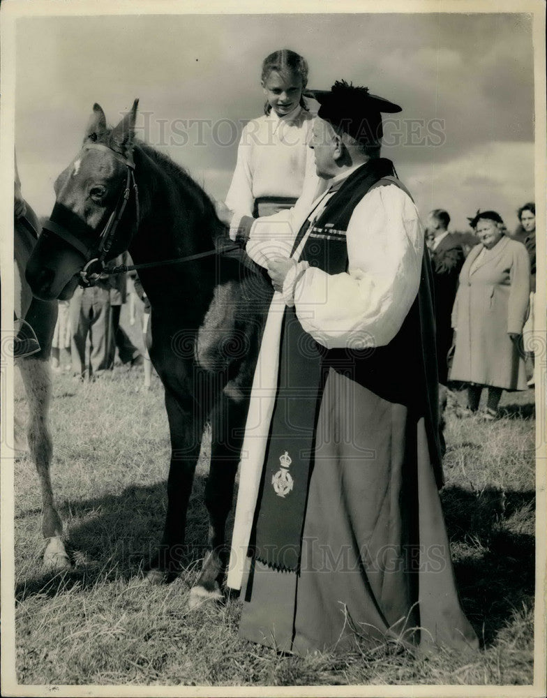 1954 Bishop Rochester Young Rider Sunday Service Tattenham Corner - Historic Images