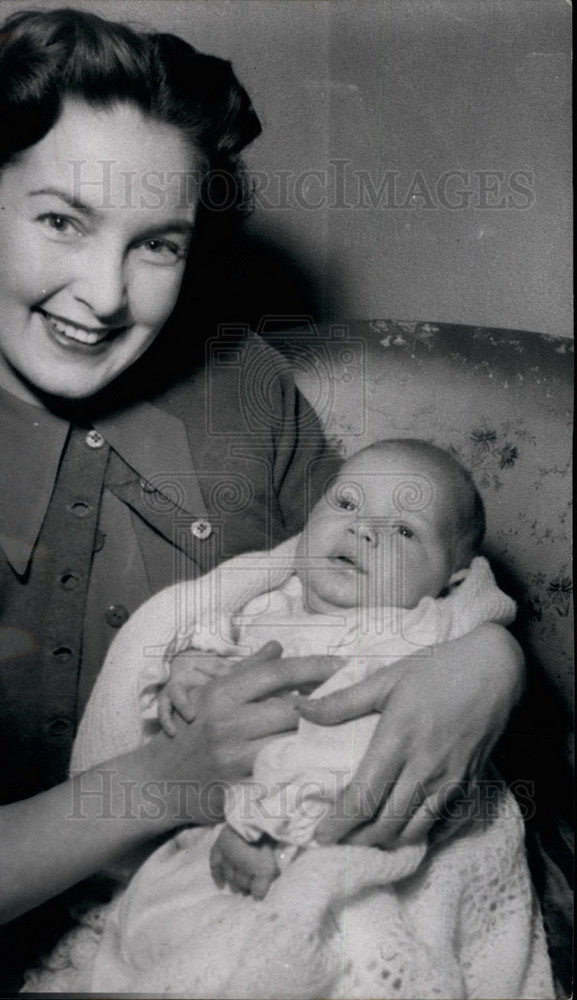 Press Photo Lovely film star Patricia Roo and baby son Peter - KSB23879 - Historic Images