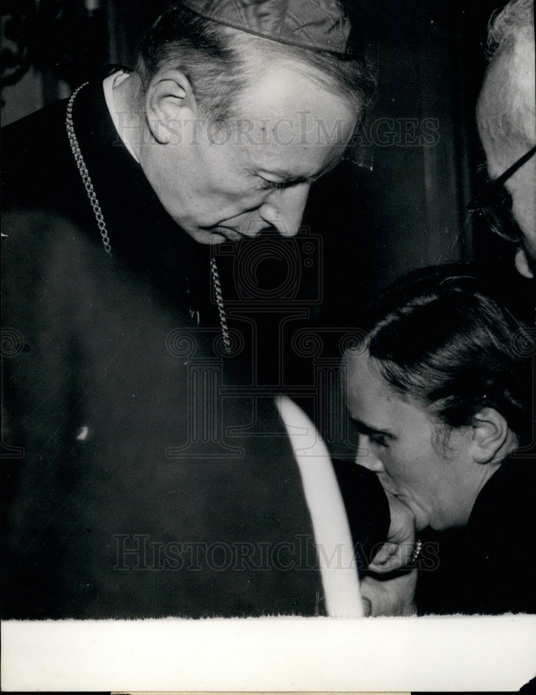 1956, Cardinal Wyszinski back in Warsaw - KSB24067 - Historic Images