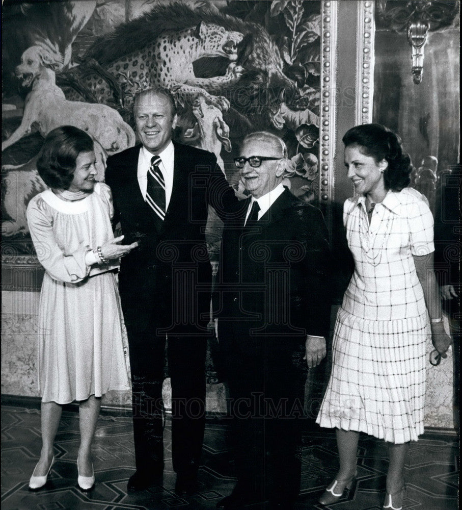 1975 Press Photo US Pres Gerald Ford Meets Pope Paul VI &amp; Other Italian Official - Historic Images