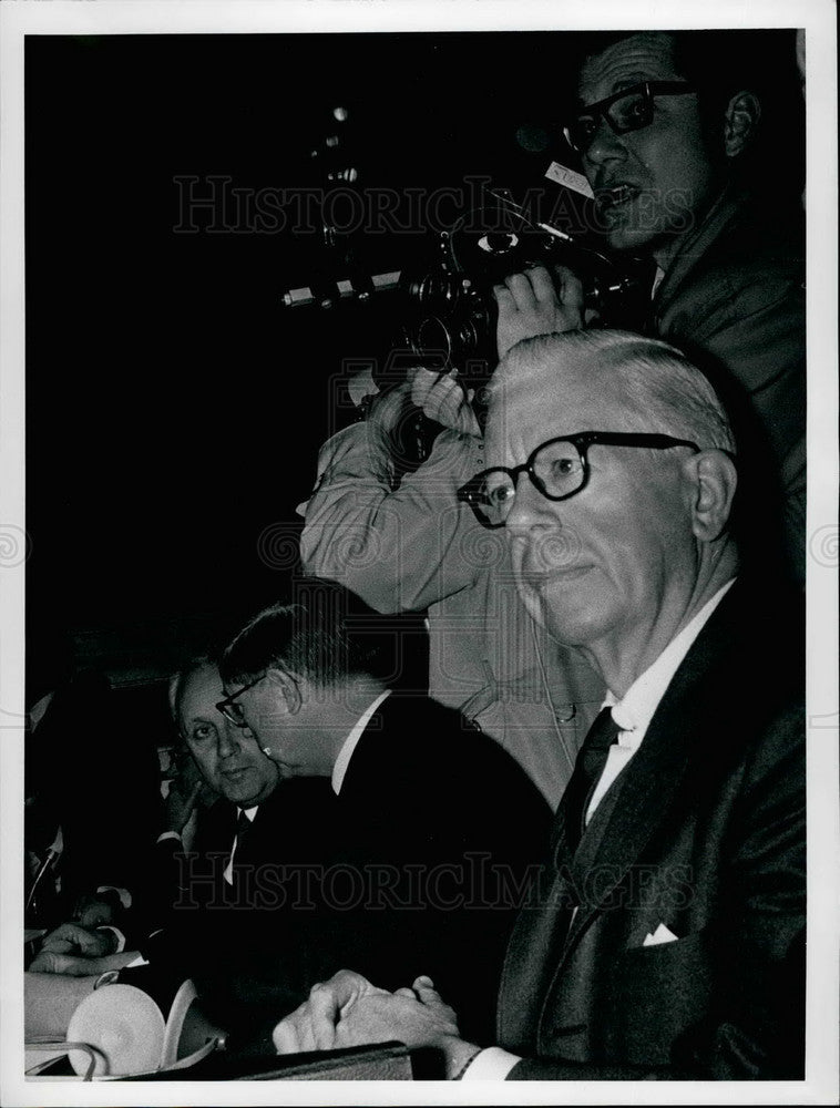 Press Photo US Henry Fowler at Bankers Meeting - KSB24811 - Historic Images