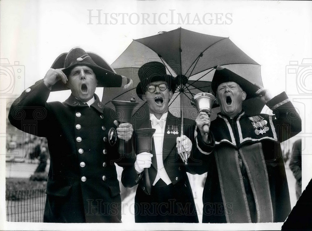 1956 Press Photo John Davies,Alfred Howard,Beriie Maunder,Toen Criers contest - Historic Images